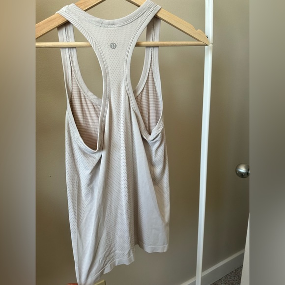 Lulu lemon racer back tank 🌸 - Picture 2 of 2